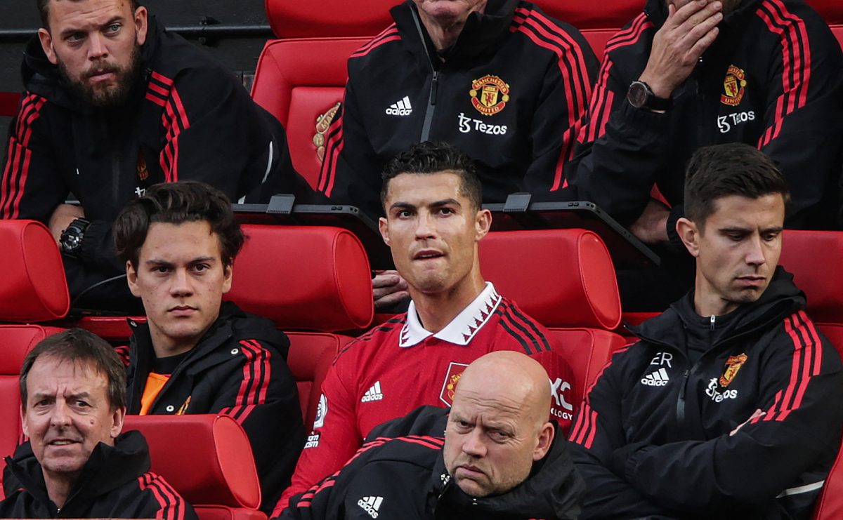 Cristiano Ronaldo no banco de reservas do Manchester United -