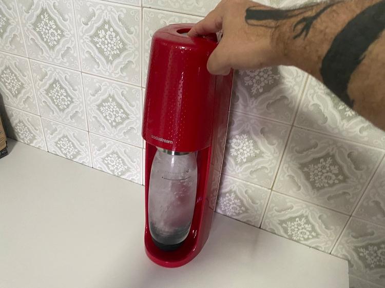 3 - Sodastream é opção para fazer água com gás em casa - Rodrigo Lara/Tilt - Rodrigo Lara/Tilt