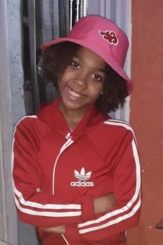 ‘Eu só quero minha Rafa de volta’, diz avó de menina morta na porta de casa em Meriti