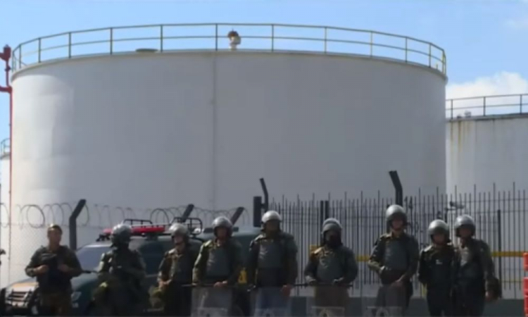 policiamento-reforcado-refinaria-duque-de-caxias-rio-de-janeiro-reproducao-jovem-pan-news
