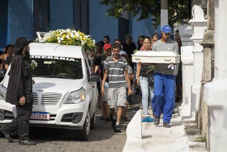 Preso por matar família no Recreio exigia dinheiro para que avô visitasse a neta