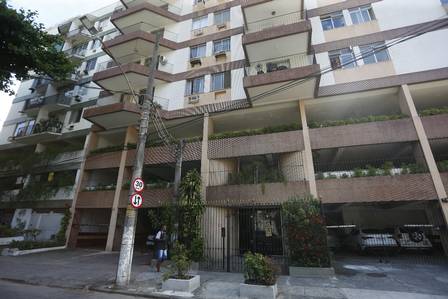 Avó de Hallan diz à polícia que irmãos do menino não estavam na escola