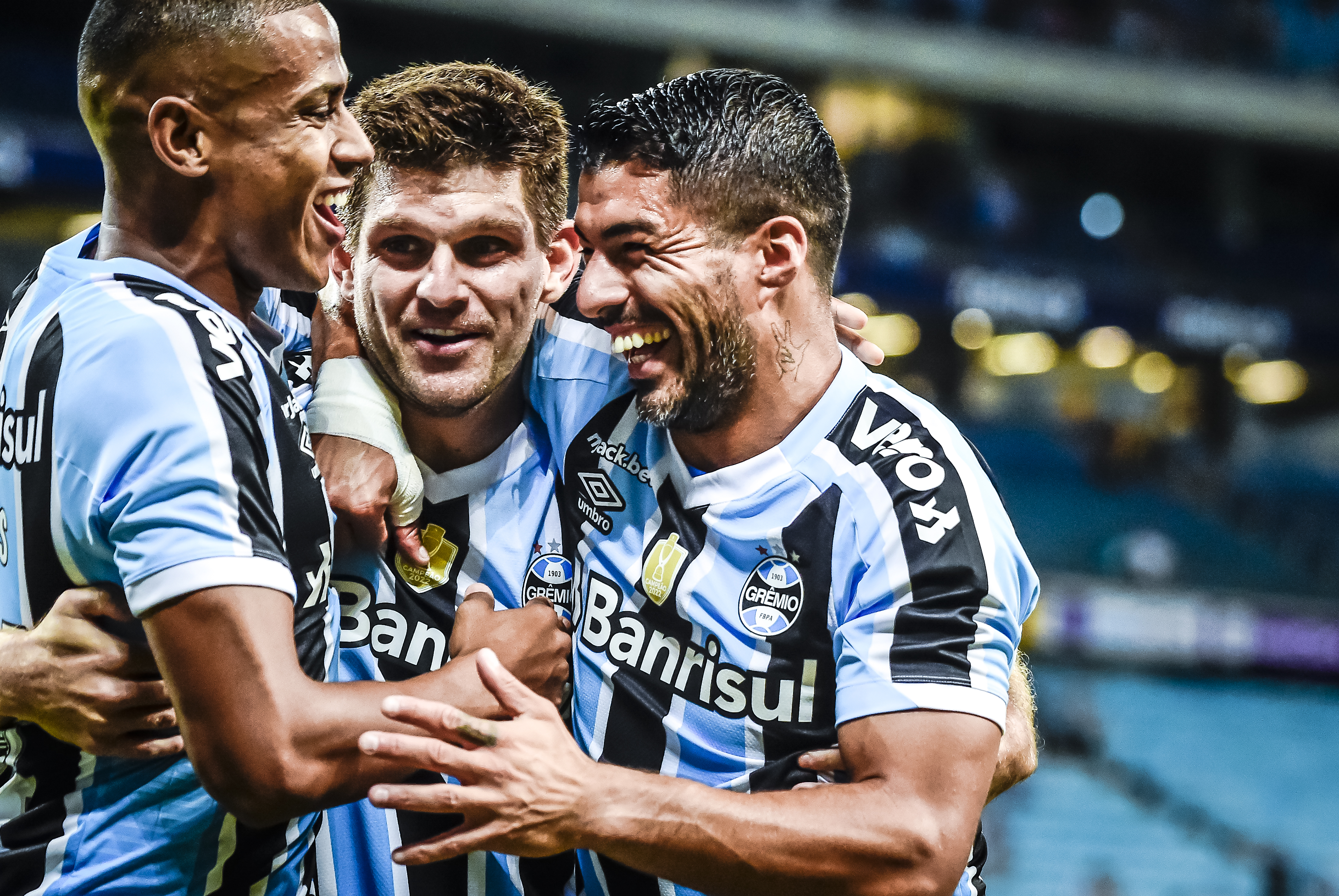 Luís Suárez em ação na goleada do Grêmio sobe o Novo Hamburgo por 6 a 1