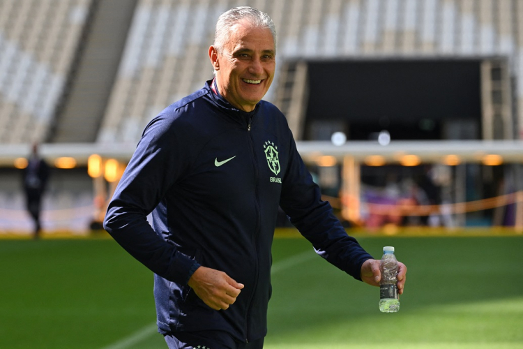 Tite visitando o Lusail Stadium, palco da estreia do Brasil contra a Sérvia