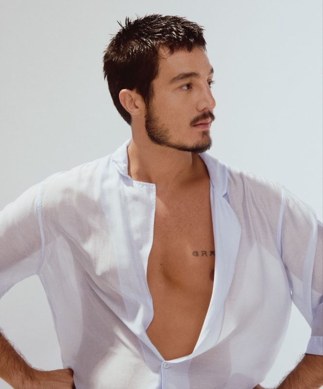 Tiago Iorc lança single com tema romântico que compôs e gravou para a novela 'Todas as flores'