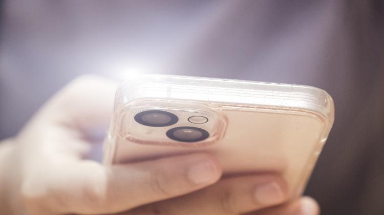 iPhone 13 14 detalhe apple smartphone - Getty Images - Getty Images