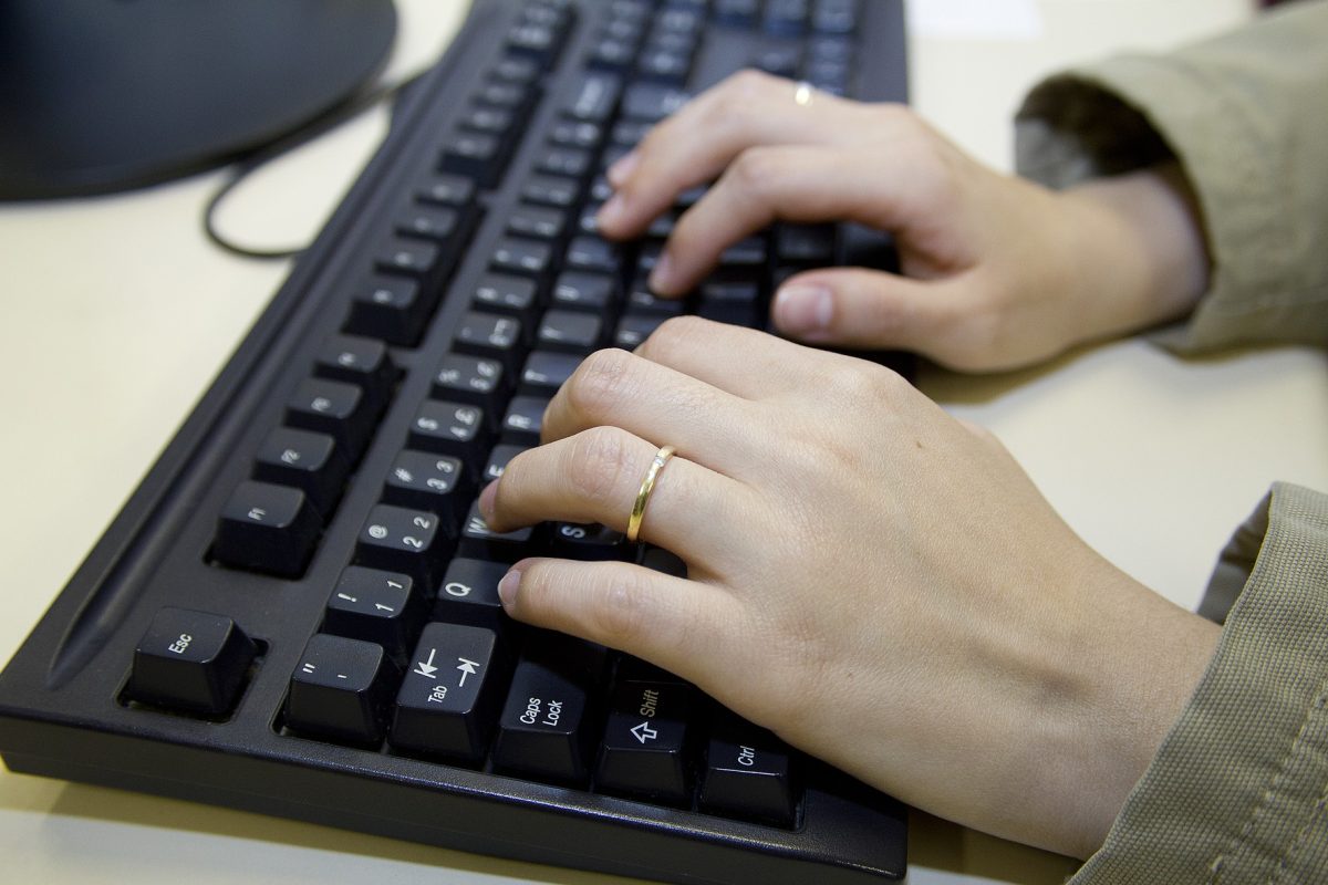 'Elas na Tech': Instituto CCR abre inscrições para cursos de programação para mulheres