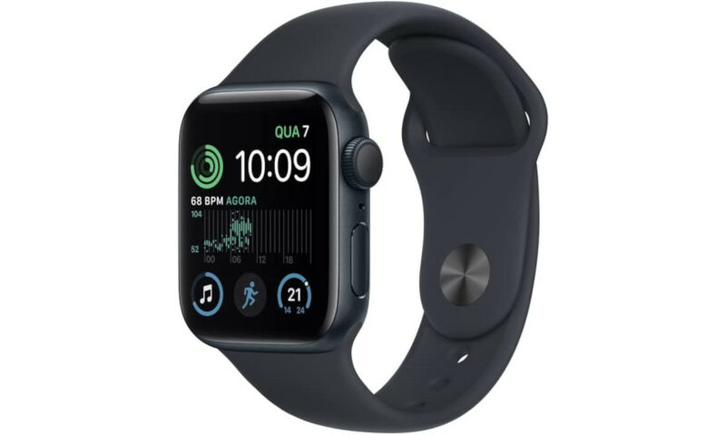 Relógio inteligente da Apple com até R$ 900 de desconto