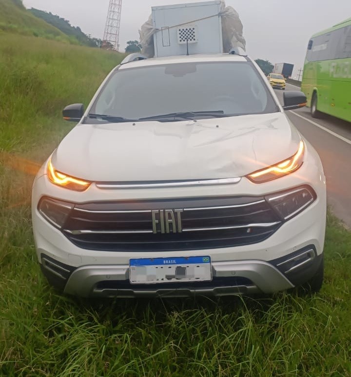 Idoso morre atropelado por caminhonete na Via Dutra