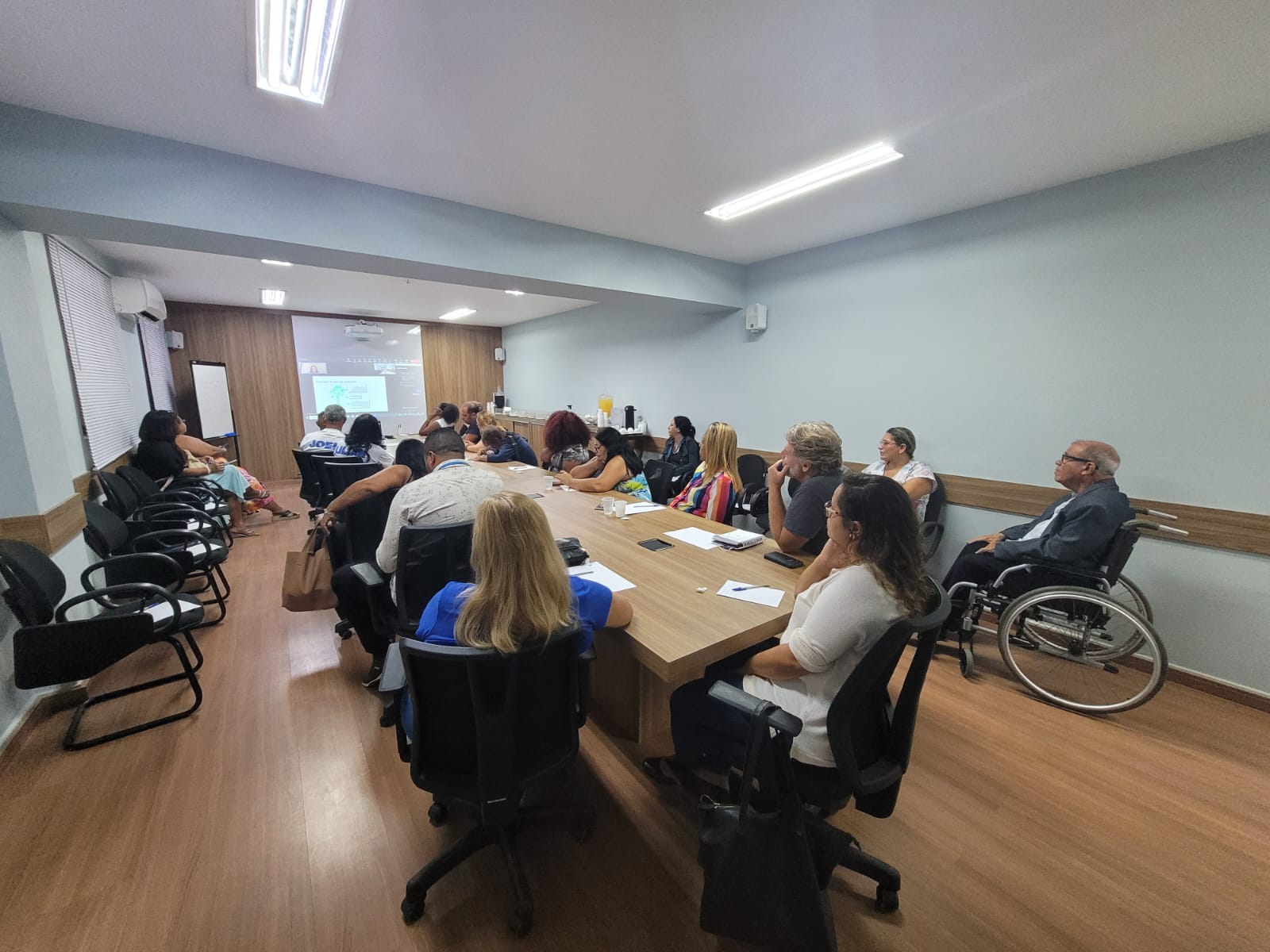 Líderes comunitários participam de treinamento para elaboração de projetos sociais