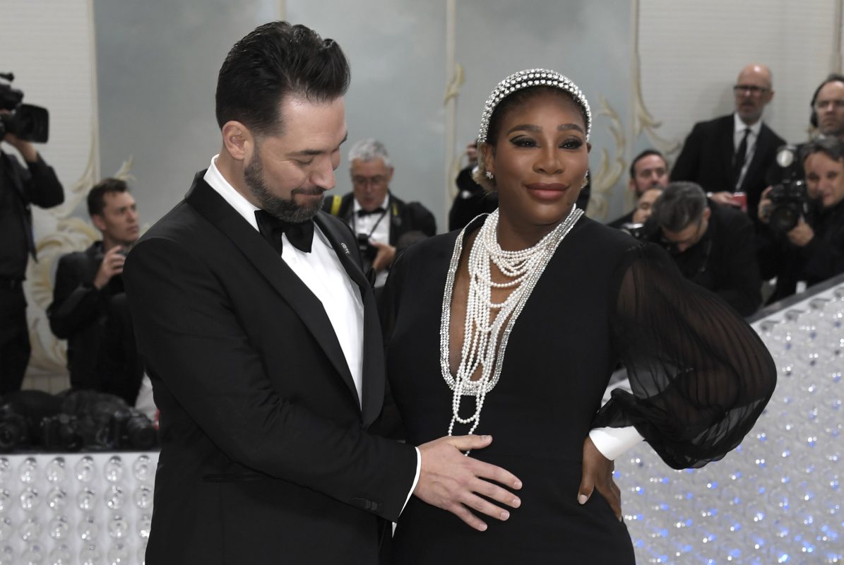 Serena Williams anuncia que está grávida do segundo filho no tapete vermelho do Met Gala