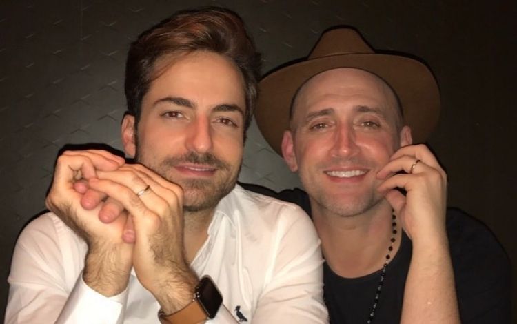 Paulo Gustavo com o marido Thales Bretas