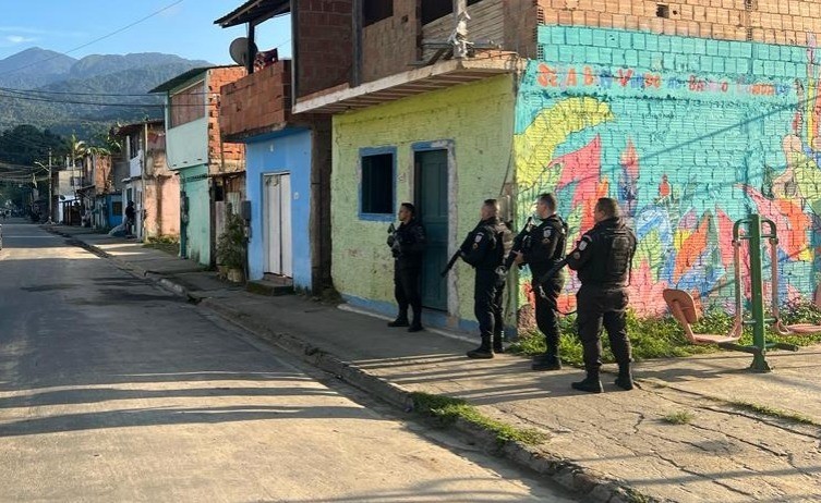 Polícia Militar faz operação contra a criminalidade em Paraty