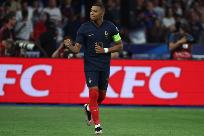 Mbappé marcou o gol da vitória da França sobre a Inglaterra