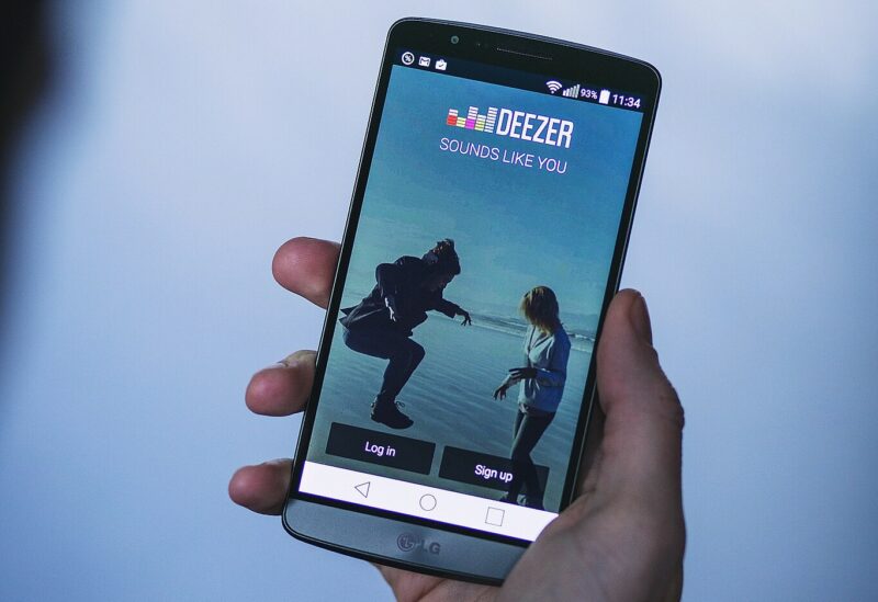 Deezer Cria Ferramenta Para Identificar Músicas Deepfake Por Ia Plantão Dos Lagos 8436