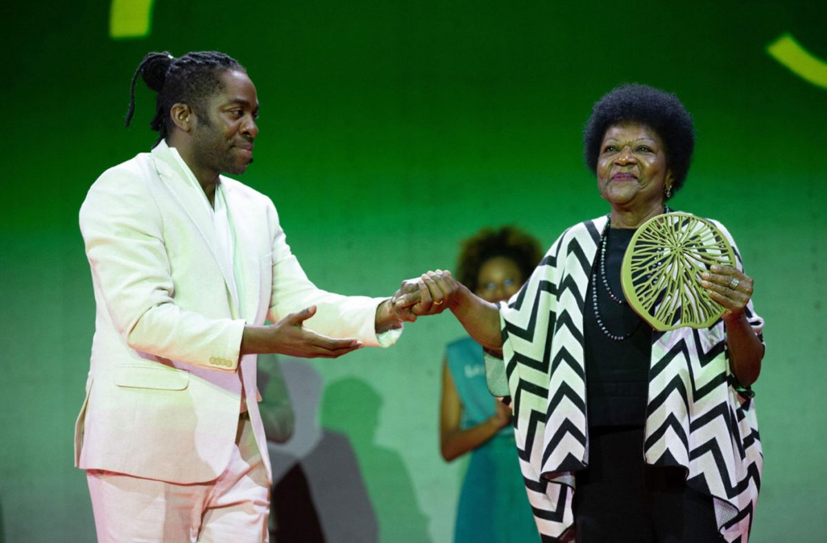 Alaíde Costa é ovacionada no 30º Prêmio da Música Brasileira em edição que celebrou Alcione