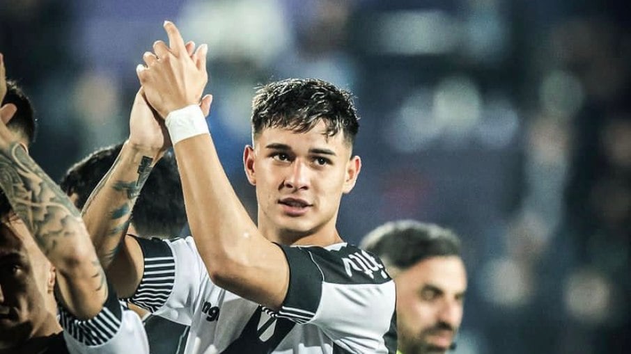 Botafogo acerta salários e encaminha contratação de lateral uruguaio Botafogo acerta salários e encaminha contratação de lateral uruguaio