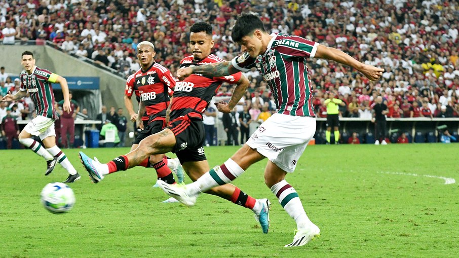 Fluminense e Flamengo empatam sem gols no Maracanã pelo Brasileirão