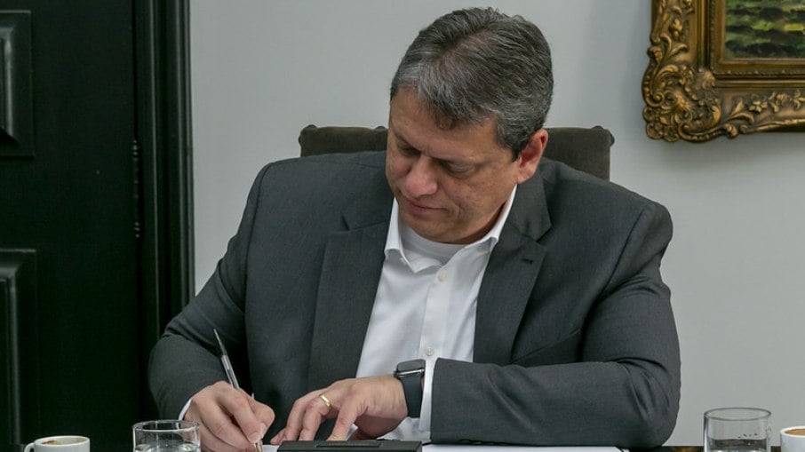 Tarcísio trocou nome da pasta de transportes para não ter que enviar projeto para criação de nova secretaria destinada às mulheres