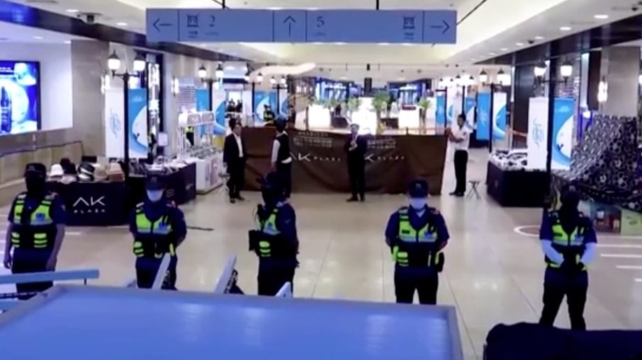 Ataque a faca é registrado em shopping da Coreia do Sul