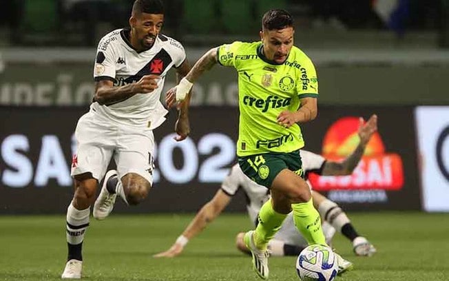 Vasco divulga nota em protesto contra gol anulado Vasco divulga nota em protesto contra gol anulado