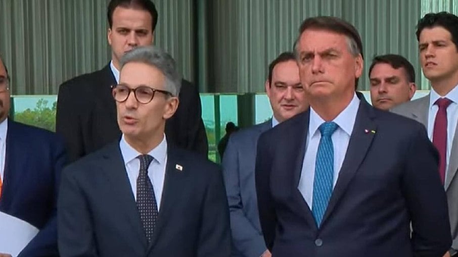 Governador Romeu Zema (Novo) e o ex-presidente Jair Bolsonaro (PL)