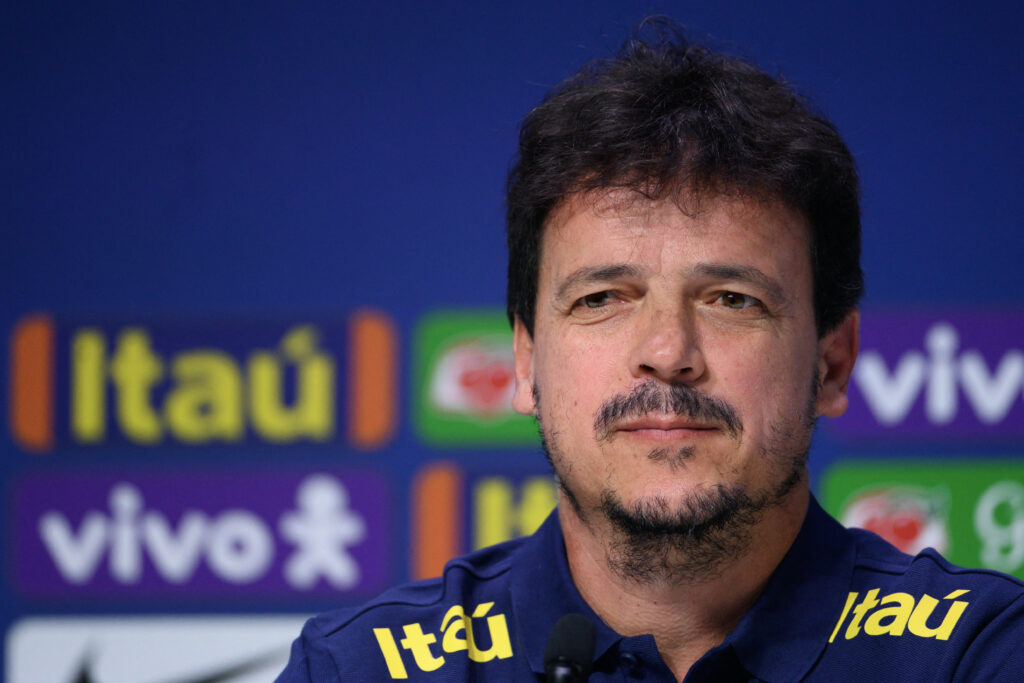 Fernando Diniz, técnico interino da seleção brasileira, em entrevista coletiva na sede da CBF - Mauro Pimentel/AFP