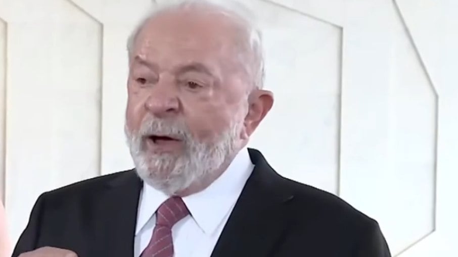 Lula passou por uma cirurgia no quadril nesta sexta-feira (29) Lula passou por uma cirurgia no quadril nesta sexta-feira (29)