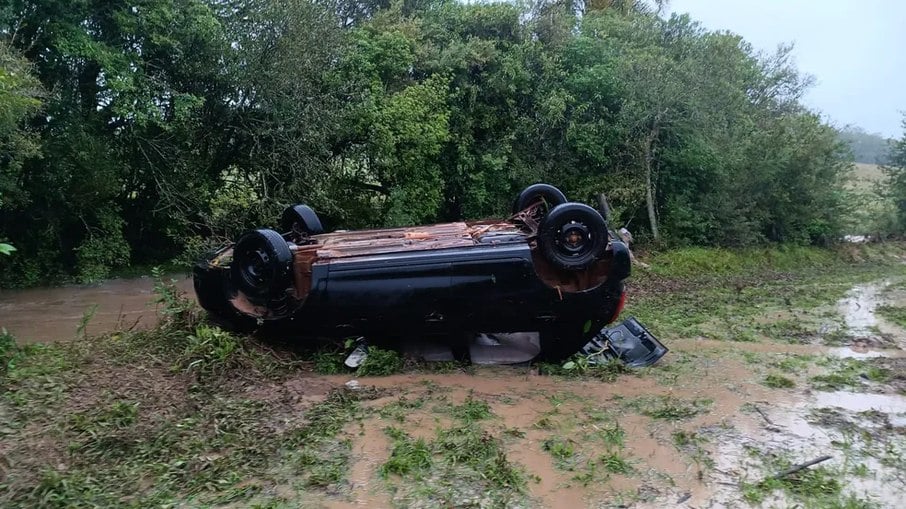 Mulher morreu após chuva Mulher morreu após chuva