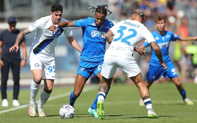 Bastoni  e Di Marco (32) marcam Ebuehi, do Empoli - 