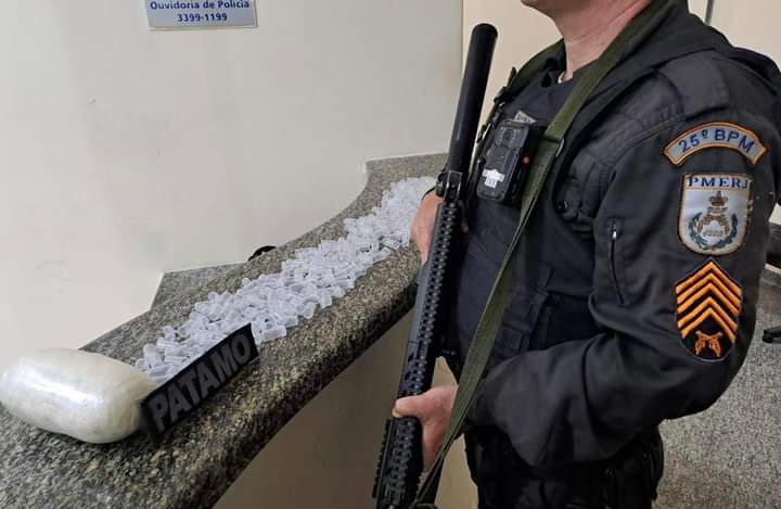 Policia Militar apreende drogas em Saquarema