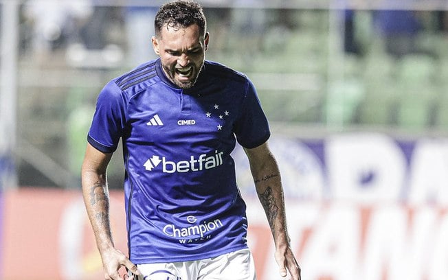 Gilberto vive fase ruim no Cruzeiro e não marca um gol desde maio 