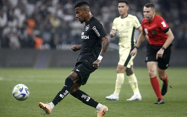 Tchê Tchê, o coringa, em ação no jogo contra o Corinthians