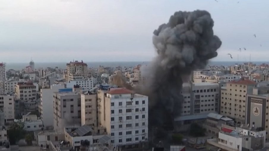 Israel ataca Gaza após bombardeio do grupo extremista Hamas
