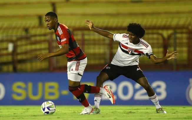 São Paulo derrotou o Flamengo por 3 a 1 no jogo de ida das semifinais do Campeonato Brasileiro Sub-17 