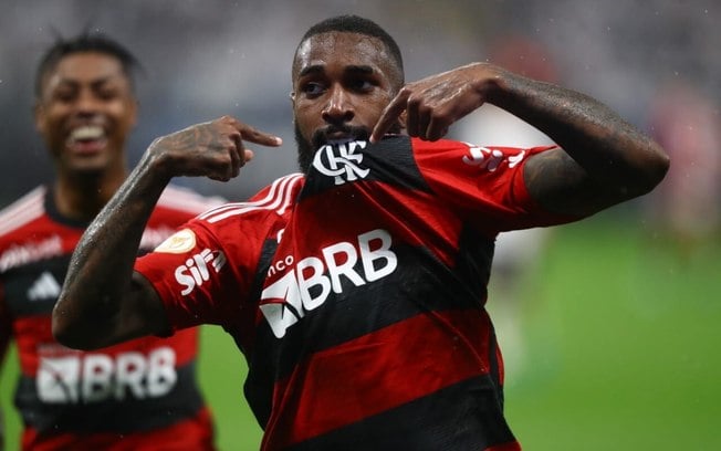 Gerson abriu o placar para o Flamengo, mas Fábio Santos igualou para o Corinthians
