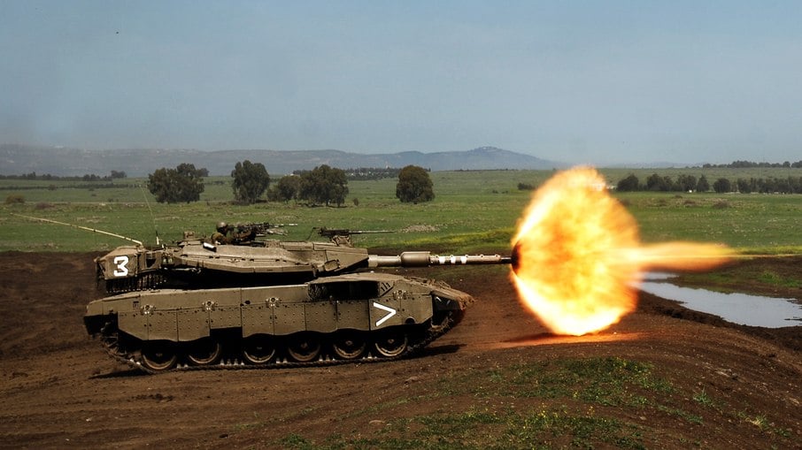 O tanque Merkava é o principal MBT de Israel, tendo sido aperfeiçoado ao longo dos anos