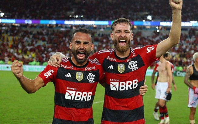 Pixbet ocupa a omoplata do uniforme do elenco do Flamengo