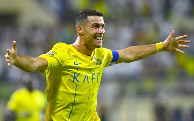 Forbes: Cristiano Ronaldo assume posto de jogador mais bem pago do mundo Forbes: Cristiano Ronaldo assume posto de jogador mais bem pago do mundo