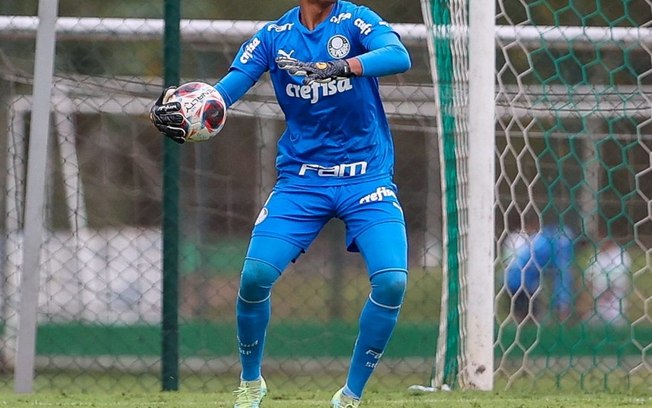 Finalista do Paulistão sub-20, goleiro do Palmeiras busca mais um título e ressalta: “Nossa equipe está preparada”