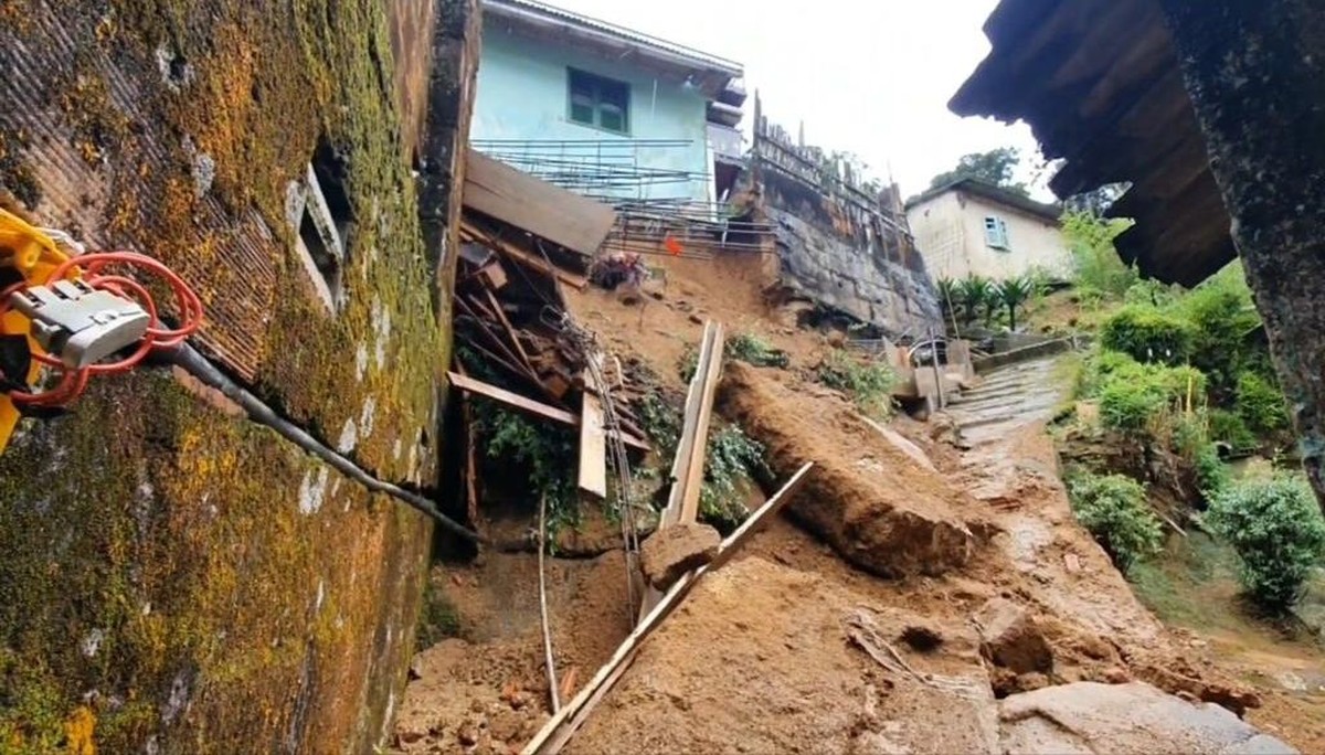 Chuva Provoca Deslizamento De Terra E Três Pessoas Estão Desalojada Em Teresópolis Plantão Dos 