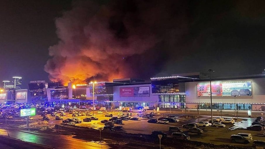 Centro comercial na Rússia foi atacado por homens armados