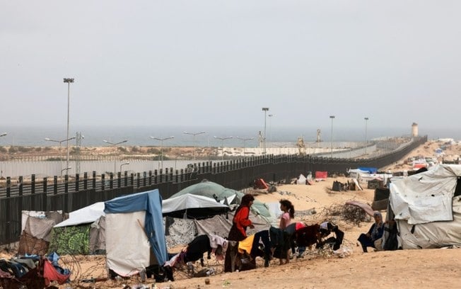 Campo de deslocados em Rafah, sul da Faixa de Gaza, em 26 de abril de 2024