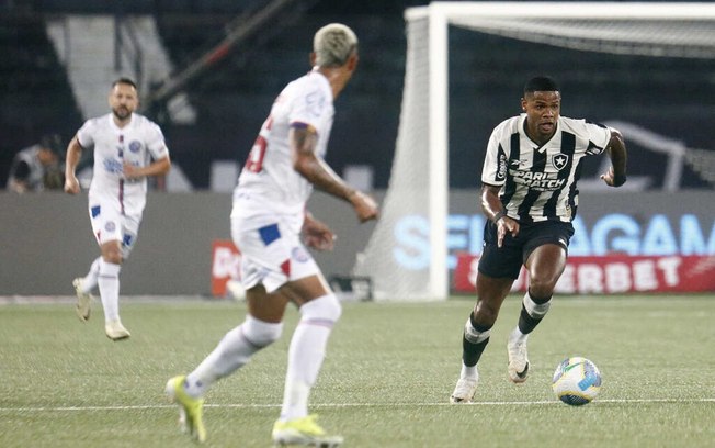 Júnior Santos em campo pelo Botafogo