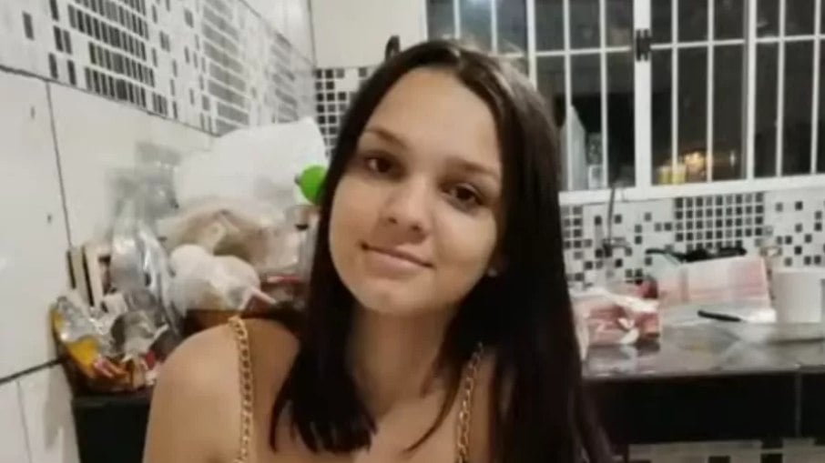 Menina de 14 anos desapareceu em São Paulo Menina de 14 anos desapareceu em São Paulo
