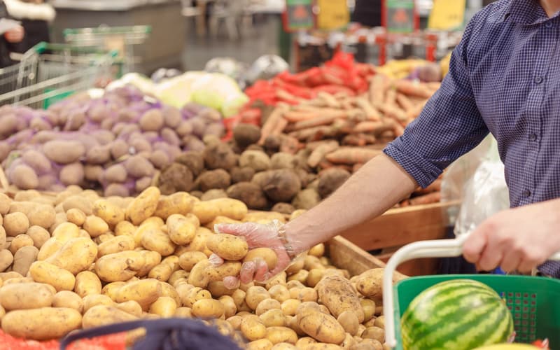 Batata, banana, laranja e melancia estão mais baratas, aponta Conab