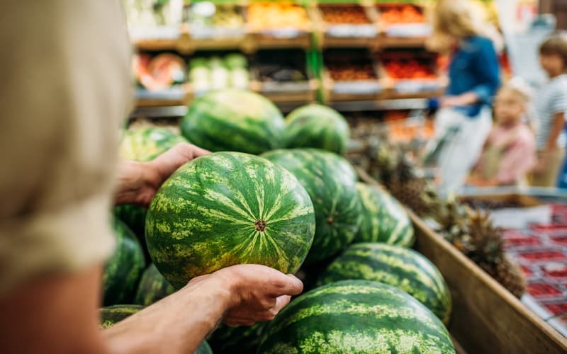 Batata, banana, laranja e melancia estão mais baratas, aponta Conab