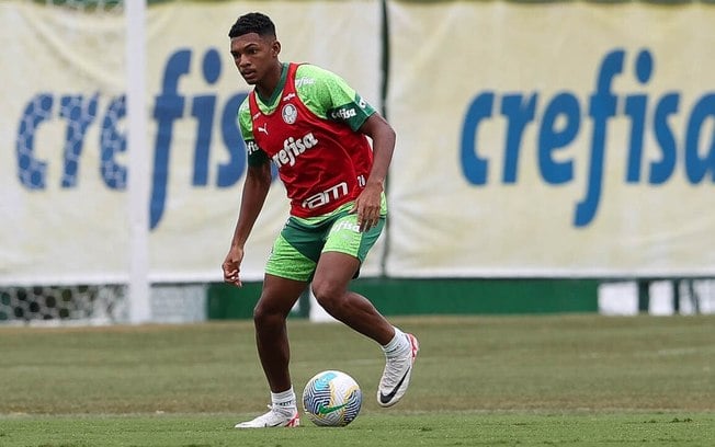 Luis Guilherme, de 18 anos, tem contrato até o meio de 2026 com o Palmeiras
