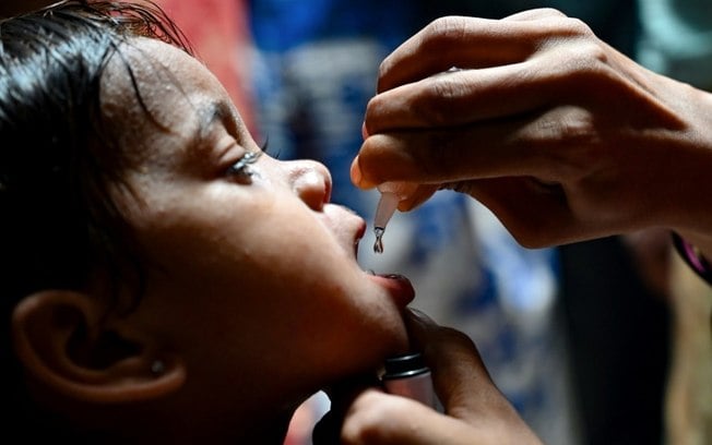 Vacinação contra a polio em Karachi no Paquistão, em 3 de junho de 2024 Vacinação contra a polio em Karachi no Paquistão, em 3 de junho de 2024