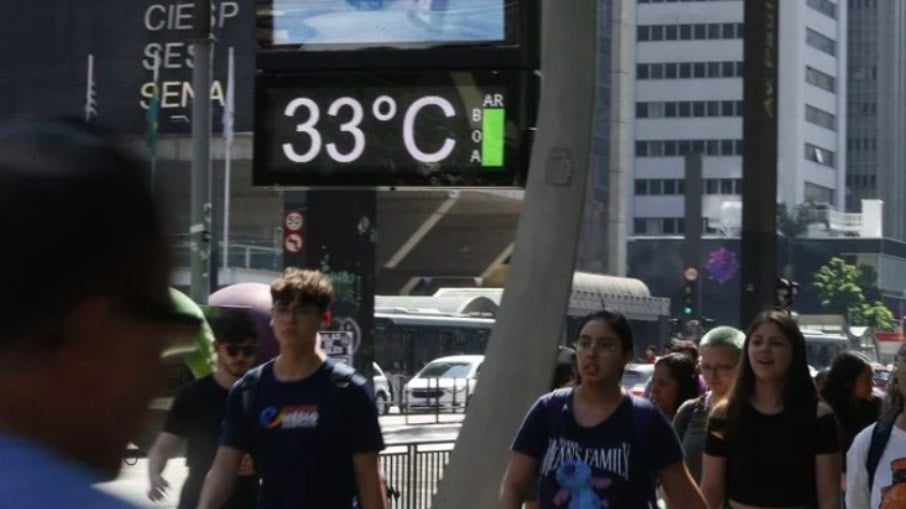 Cidade de São Paulo em dia de calor Cidade de São Paulo em dia de calor